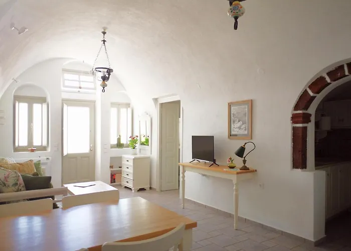 Spitia Tzitzi * Imerovigli (Santorini)