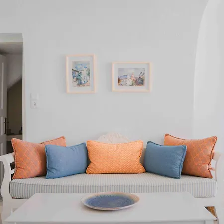 Spitia Tzitzi Apartment Imerovigli (Santorini)
