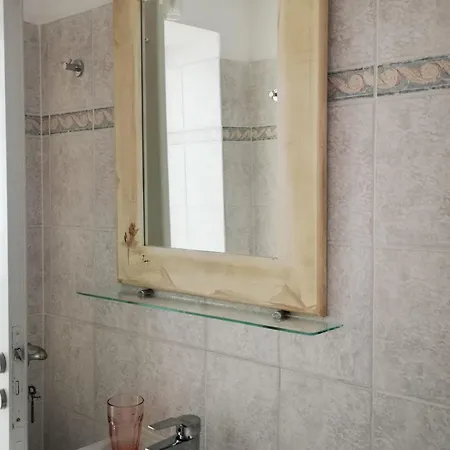 Spitia Tzitzi Apartment *