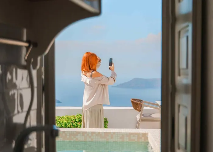 Spitia Tzitzi * Imerovigli (Santorini)